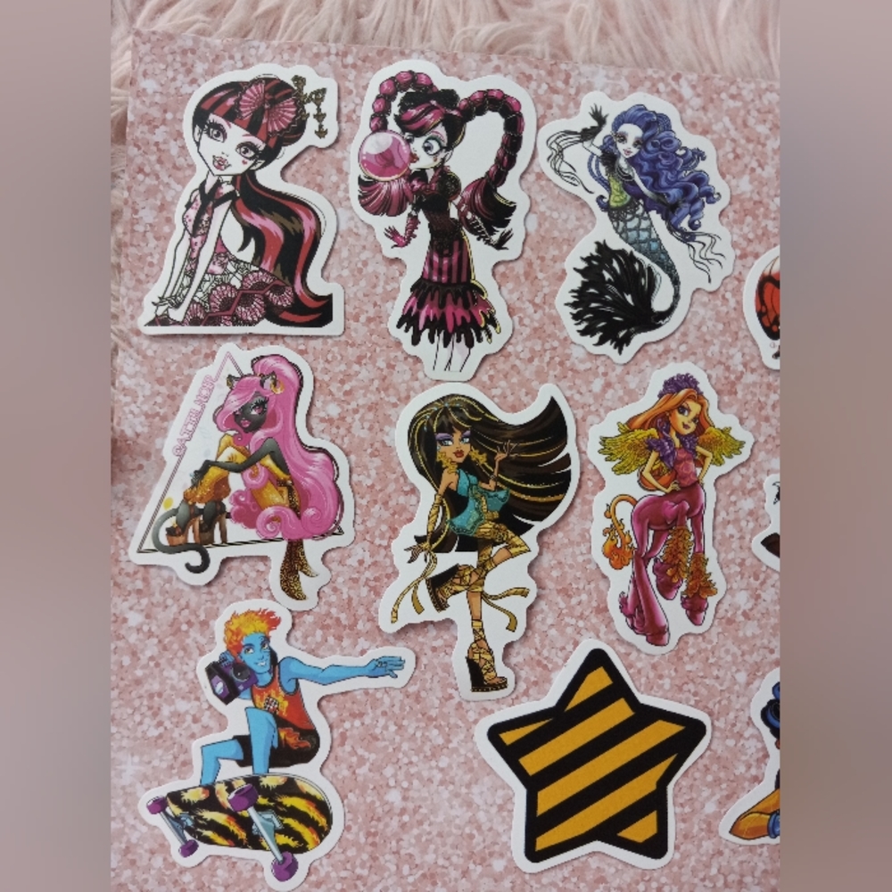 Monster High sticker packs! 2 packs of 12 each! - Picture 5 of 6